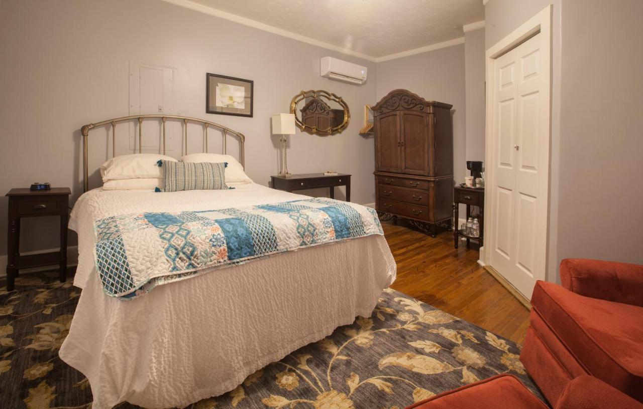 Bluefield Inn, A Select Registry Propery Exteriör bild