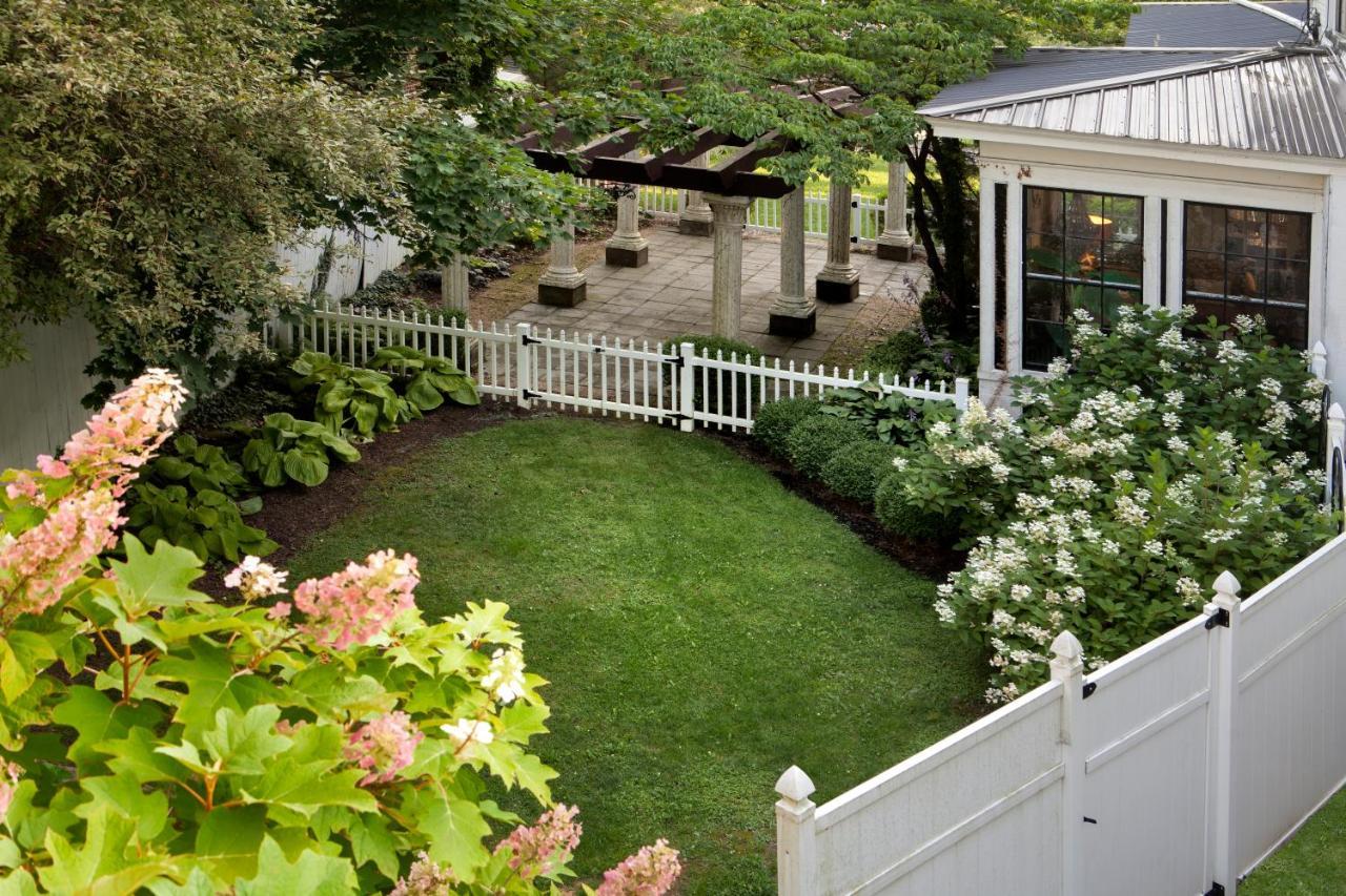 Bluefield Inn, A Select Registry Propery Exteriör bild
